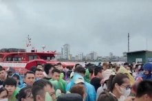 Hơn 4.800 khách du lịch mắc kẹt trên các đảo Cát Bà, Cô Tô