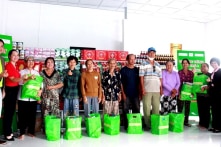 Ngân hàng thực phẩm hỗ trợ người yếu thế đã mở tại Vĩnh Long
