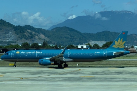 4 sân bay tạm dừng khai thác vì bão số 10 (Bualoi)