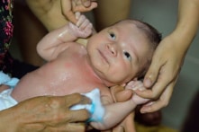 Việt Nam đối diện tình trạng sinh thấp kỷ lục, già hóa dân số nhanh