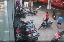 Vụ ô tô bị tàu hỏa tông ở Đồng Nai: Ô tô cố tình vượt tàu hỏa [VIDEO]