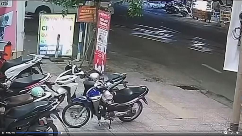 vu o to bi tau hoa tong o dong nai o to co tinh vuot tau hoa video