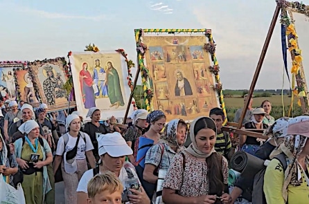 Ukraine chính thức tuyên bố UOC là liên quan với Nga