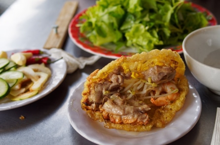Bánh taco Mễ và bánh khoái Huế
