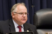 Ông Tim Walz đặc biệt quan tâm đến vấn đề nhân quyền Trung Quốc