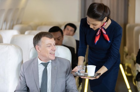Chuyên gia du lịch: Đừng gọi 3 loại đồ uống này trên máy bay