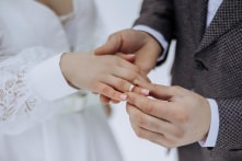 Đề xuất giảm thời gian làm việc xuống 8 giờ/ngày để nam nữ có thời gian hẹn hò