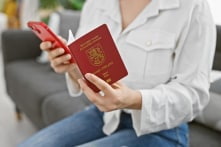 Nếu sắp ra nước ngoài, bạn cần chắc chắn kiểm tra bốn mục này trong hộ chiếu