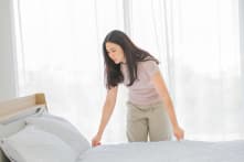 Kiểm tra ga trải giường và gối khi thức dậy có thể phát hiện dấu hiệu ung thư