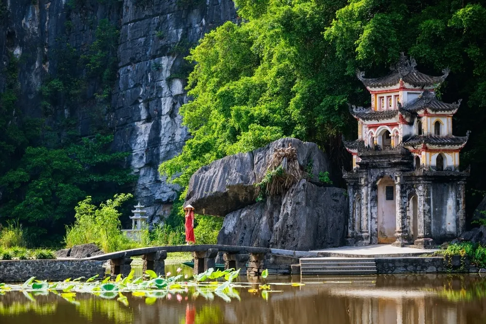 trong 8 thang ninh binh don 828 000 khach quoc te