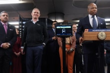 Ủy viên cảnh sát New York Edward Caban từ chức giữa lúc FBI điều tra