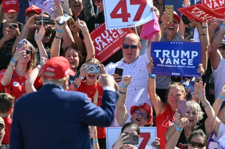 Tại sao ông Trump thăm hai bang ủng hộ Đảng Dân chủ khi cận kề Ngày Bầu cử?