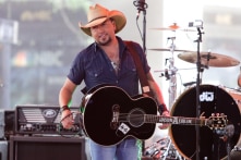 Ca sĩ nhạc đồng quê Jason Aldean đã bỏ phiếu sớm cho cựu Tổng thống Trump