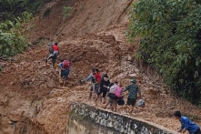 Lũ ống bất ngờ trong đêm ở huyện Tương Dương (Nghệ An)
