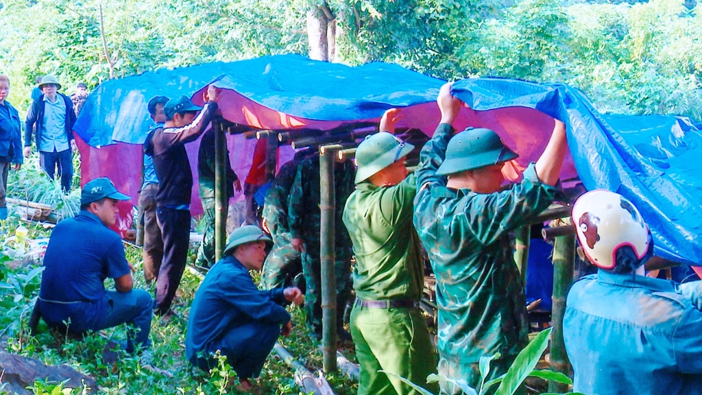 huyen mien nui thanh hoa xin lenh khan cap cho hai ban bi sut lun sat lo 0