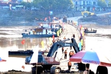 Phú Thọ: Cầu phao Phong Châu hoạt động trở lại