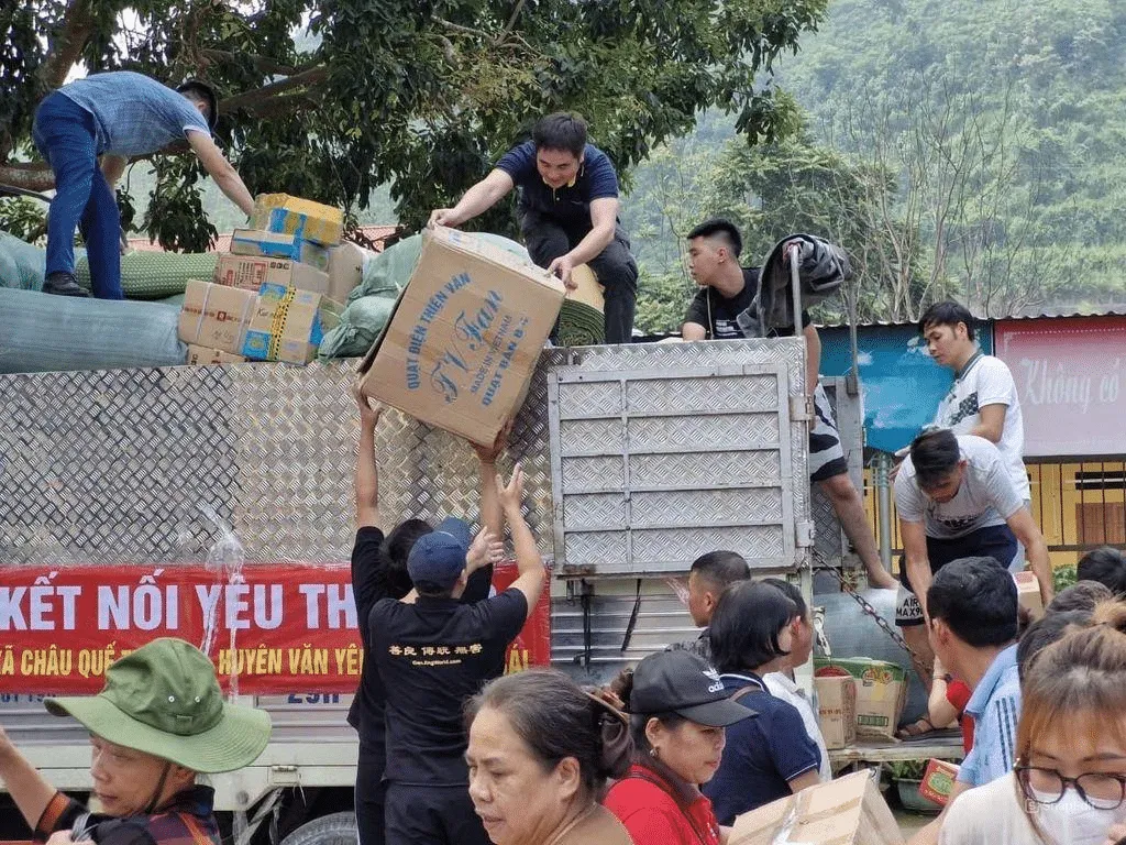 thien nguyen tu trai tim hanh trinh hoc cach yeu thuong da sua