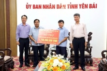 Vĩnh Long trao 3,5 tỷ đồng hỗ trợ Lào Cai, Yên Bái khắc phục thiệt hại do bão Yagi