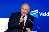 Ông Putin yêu cầu Ukraine hạ vũ khí đầu hàng ở Kursk