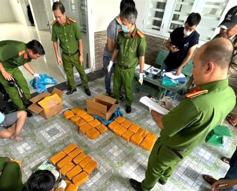 58kg ma tuy bi thu giu trong vu pha duong day van chuyen ma tuy xuyen quoc gia