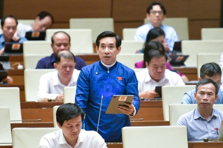 ĐBQH hiến kế nhập làn xe theo kiểu ‘dây kéo áo’ tránh ùn tắc