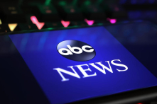 ABC đồng ý trả 15 triệu USD cho thư viện tổng thống Trump để giải quyết vụ kiện phỉ báng