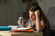 Vì sao đồ ngọt khiến não bộ cảm thấy dễ chịu nhưng cơ thể lại căng thẳng hơn?