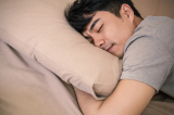 Chảy dãi, ngáy ngủ, ác mộng: Cách cải thiện các rối loạn giấc ngủ thường gặp