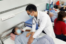 Ngộ độc ở Hà Nội khiến 2 người chết: Do hóa chất acetonitrile trong rượu
