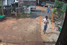 Tự chế pháo theo Tiktok, ba học sinh lớp 6 khóc đau đớn do đa chấn thương