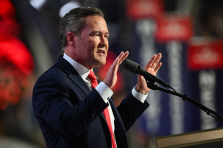 Mike Waltz cho biết nhóm của ông Zelensky “gần như đã khóc” sau cuộc đấu khẩu với ông Trump