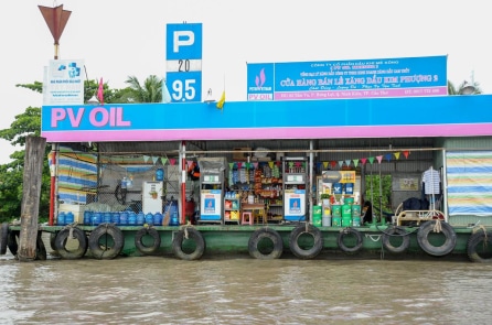 Giá xăng dầu tăng mạnh, có loại tăng gần 8.500 đồng/lít