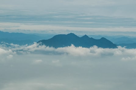 Núi Tản Viên linh thiêng