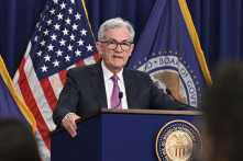 Ông Trump chỉ trích Chủ tịch Fed, ám chỉ khả năng sa thải