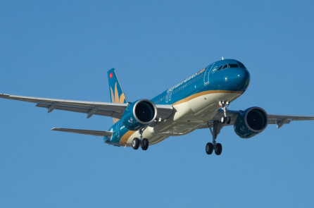 Bão số 13: 8 sân bay ảnh hưởng, hàng loạt chuyến bay hoãn hủy 6-7/11