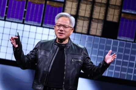 CEO Nvidia Jensen Huang bán hơn 36 triệu USD cổ phiếu, tài sản ròng vượt tỷ phú Buffett