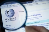 Wikipedia cấm gần như hoàn toàn các kênh truyền thông bảo thủ lớn