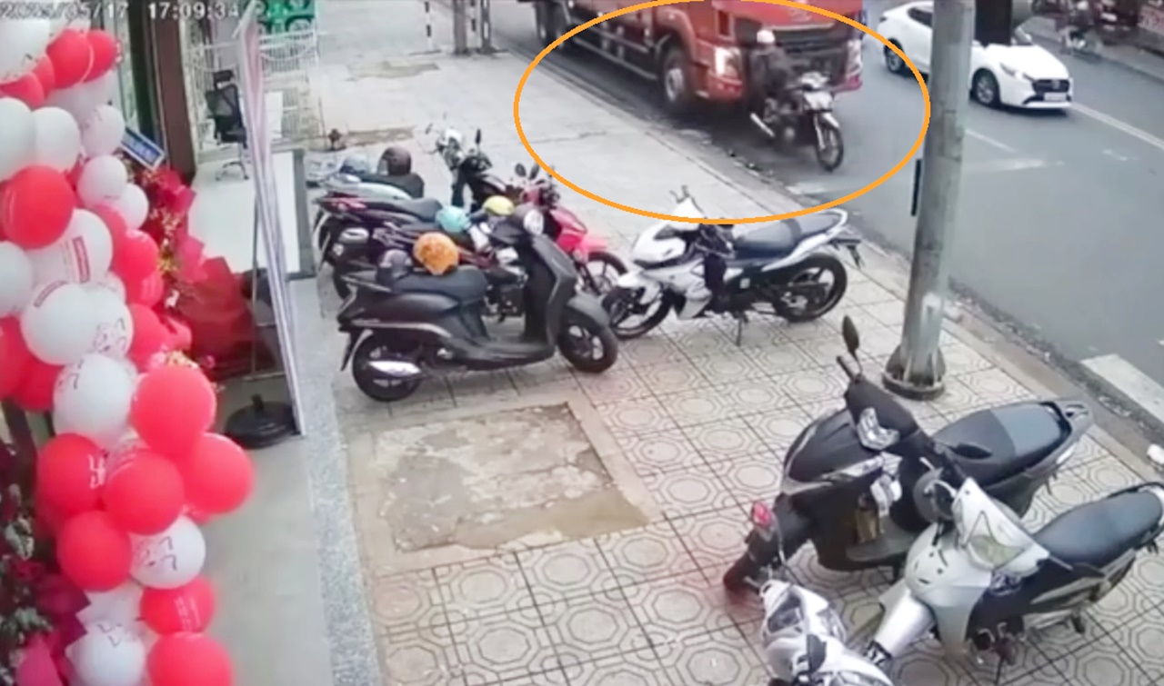 Xe tai troi can nguoi tu vong lam dong 1