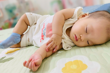 Nghiên cứu: Phát hiện hóa chất gây rối loạn nội tiết trong nệm trẻ em