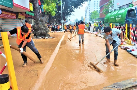 Bùn lỏng lại phun trào tại công trình metro Nhổn – ga Hà Nội