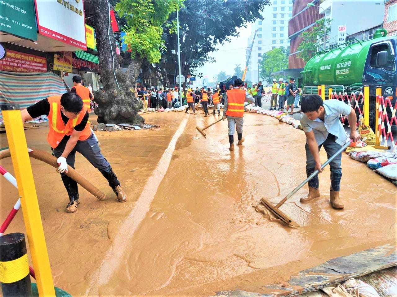 bun dat lai phun trao khi thi cong metro nhon ga ha noi