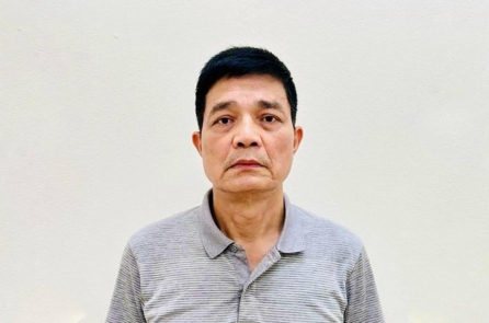 Cháu ruột cựu Cục trưởng đưa hối lộ hơn 9 tỷ đồng để cấp phép