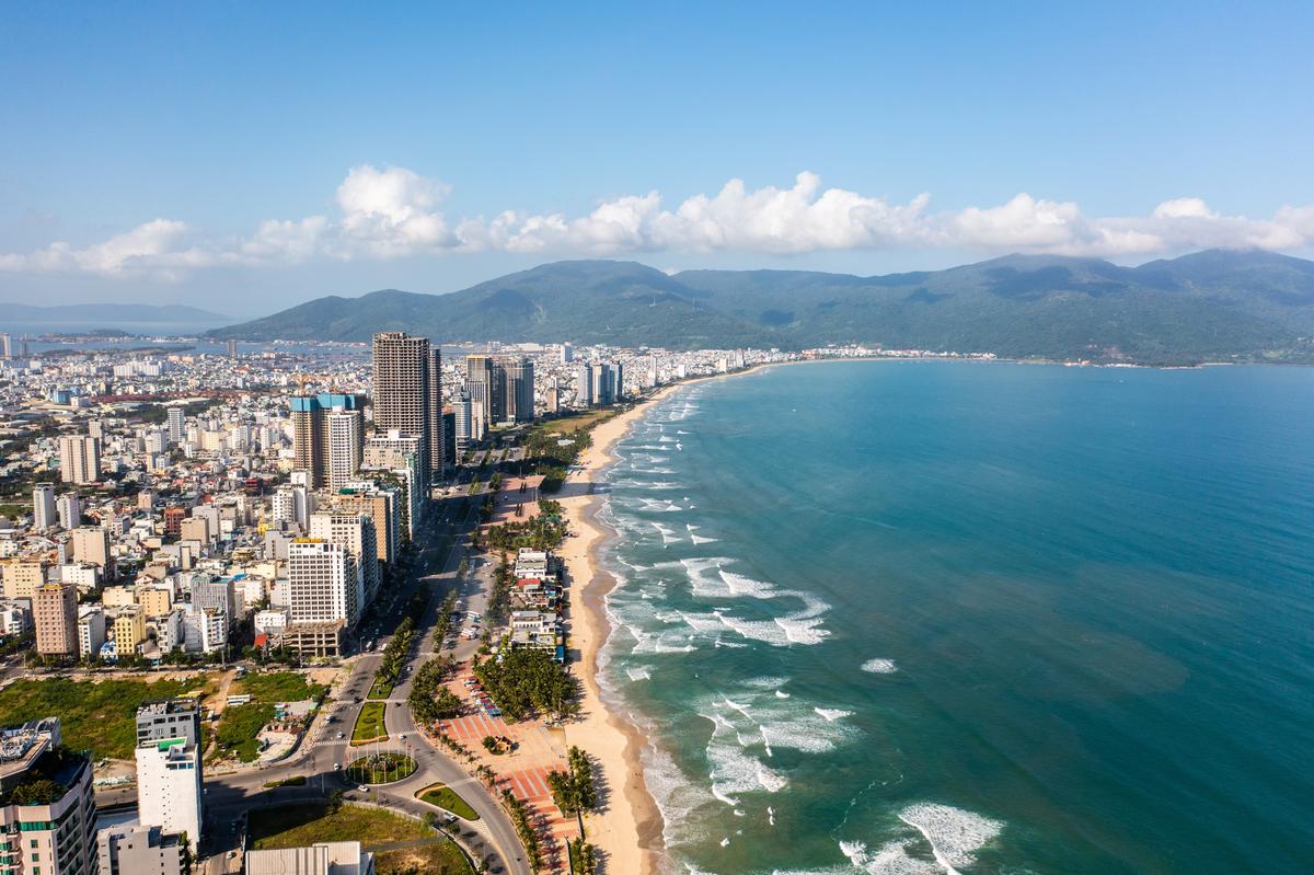 da nang bo tri hang nghin cho o cho cong chuc quang nam sau sap nhap