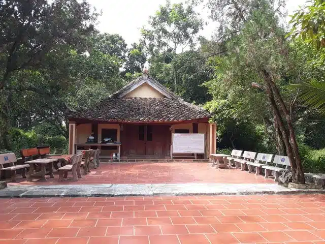 den tho nguyen van nghi