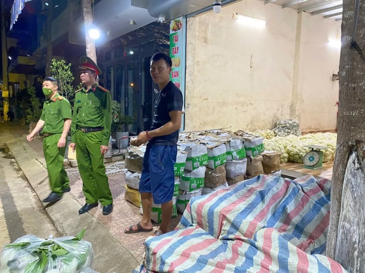 hon 200kg rau cu qua duong tinh voi chat doc hai 3