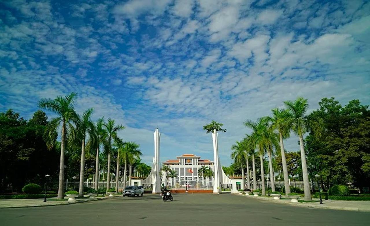 quang nam pho truong phong nghi huu truoc tuoi nhan hon 32 ty dong ho tro