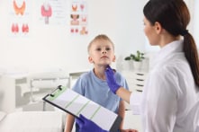 Ung thư tuyến giáp gia tăng ở trẻ em có liên quan đến ô nhiễm môi trường và ánh sáng nhân tạo