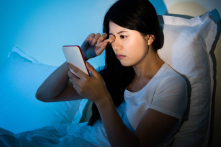Ánh sáng xanh đang đánh cắp tâm trạng vui vẻ của bạn