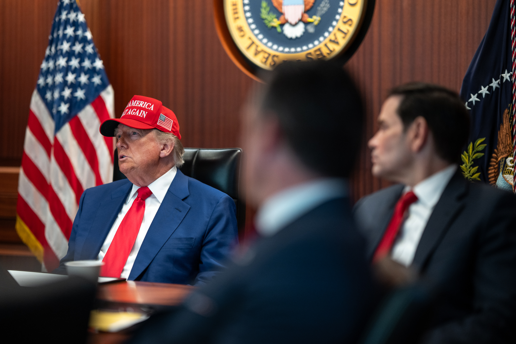 Trump Rubio phong tinh huong 21 6 scaled