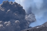 Ý: Núi lửa Etna đột ngột phun trào dữ dội, du khách hỗn loạn chạy trốn